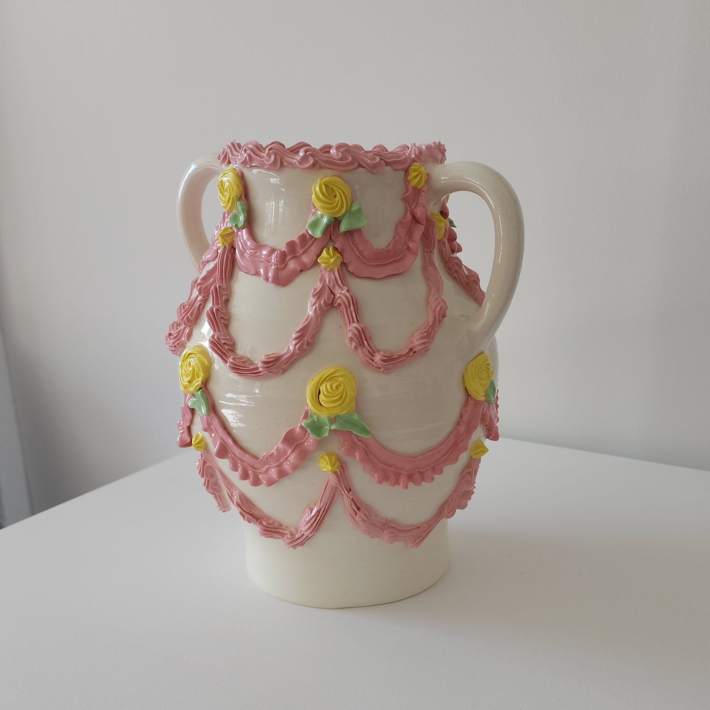 Cake vase extravaganza