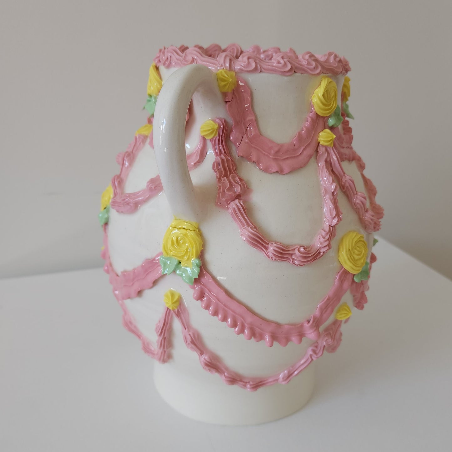 Cake vase extravaganza