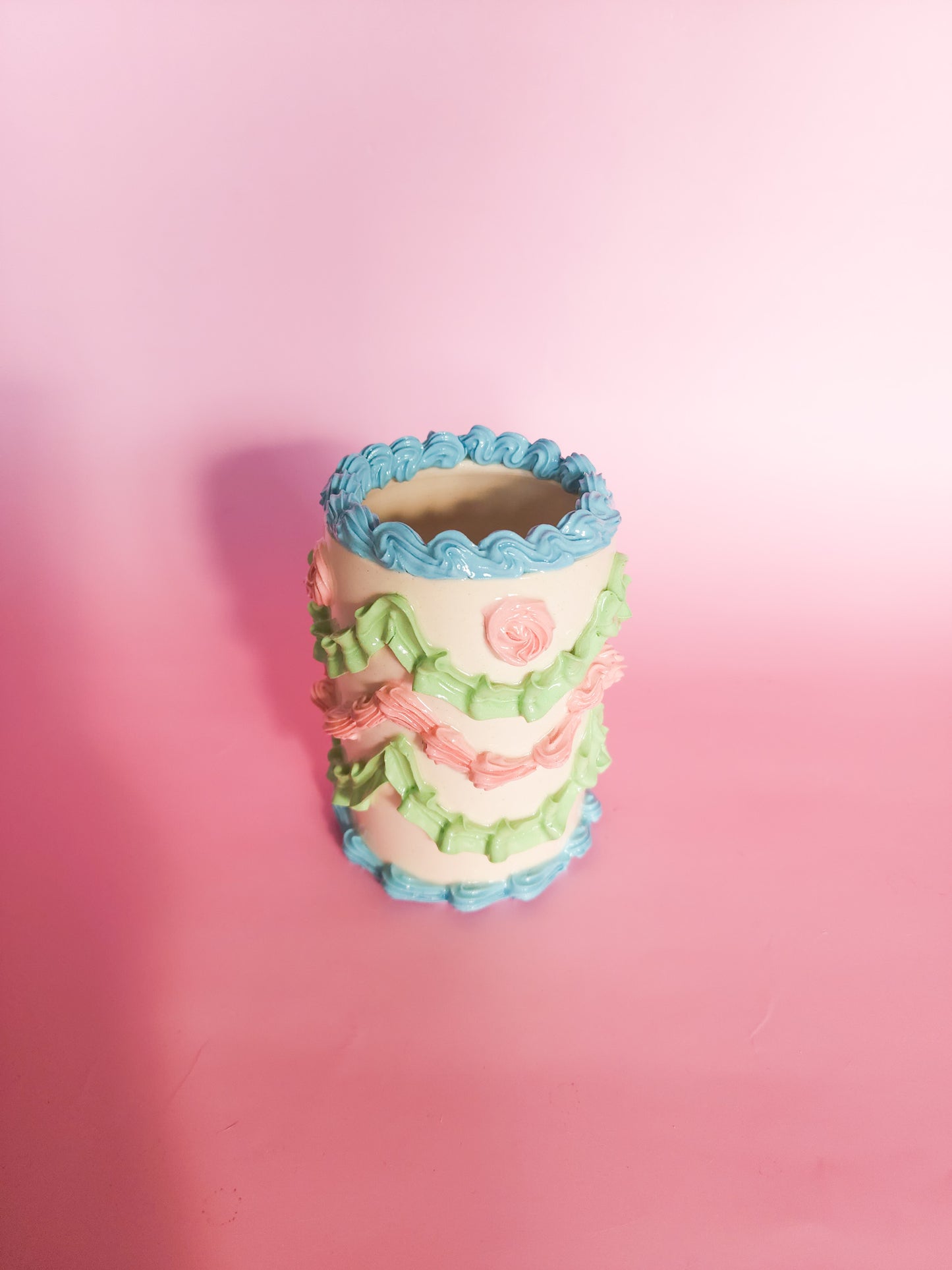 Cake vase