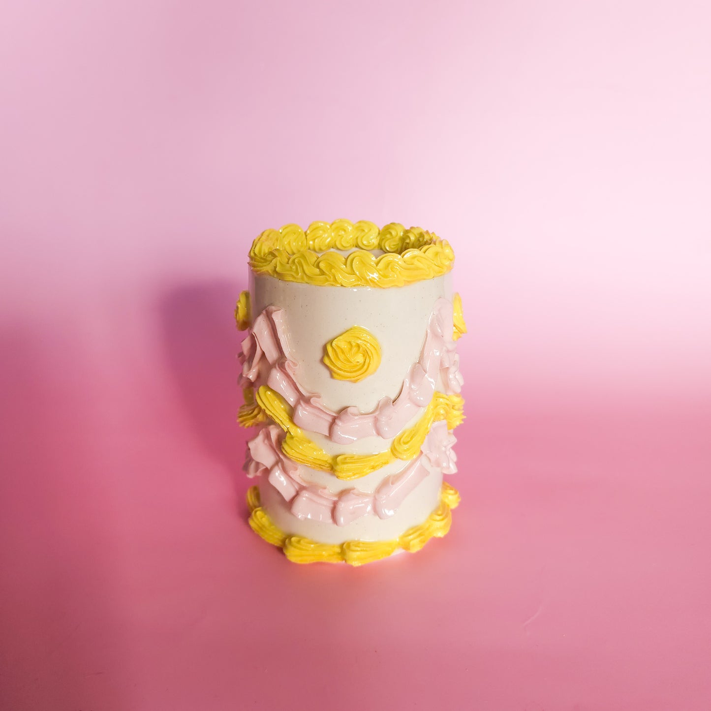 Cake vase