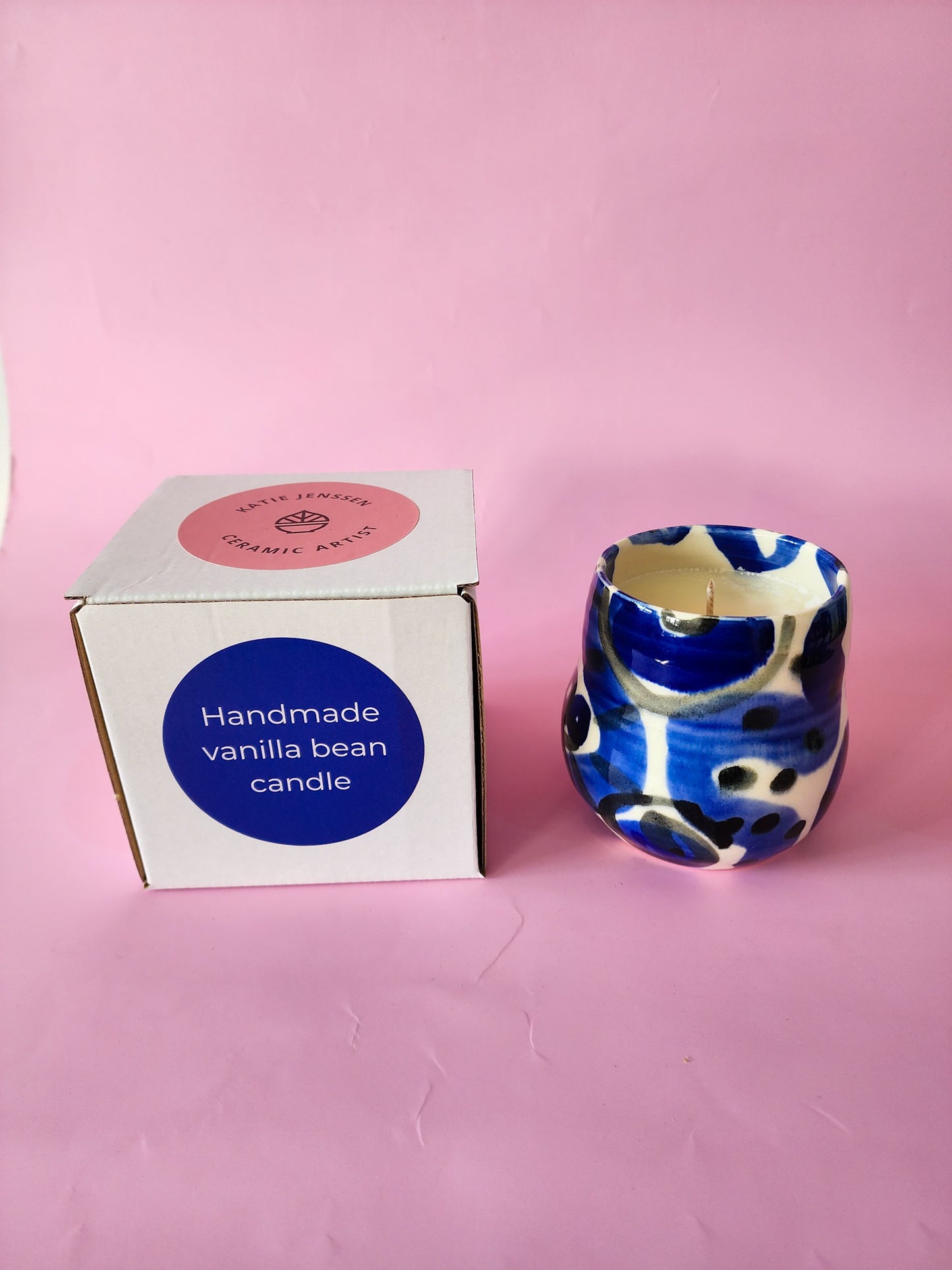 Ceramic candle - Vanilla bean - blue + black fun design