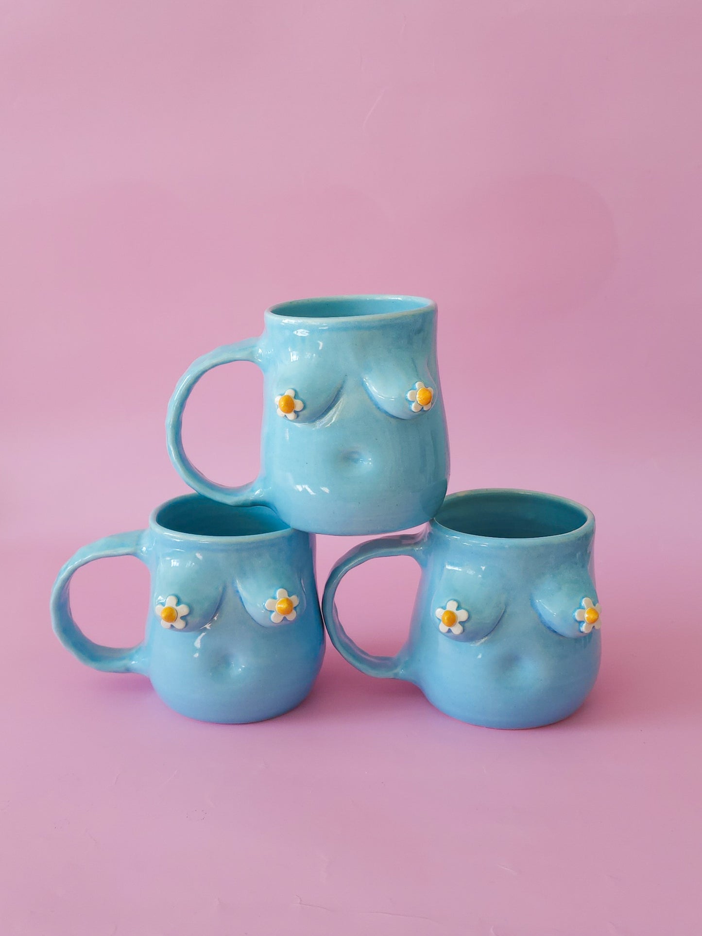 Boob mug - blue + daisies
