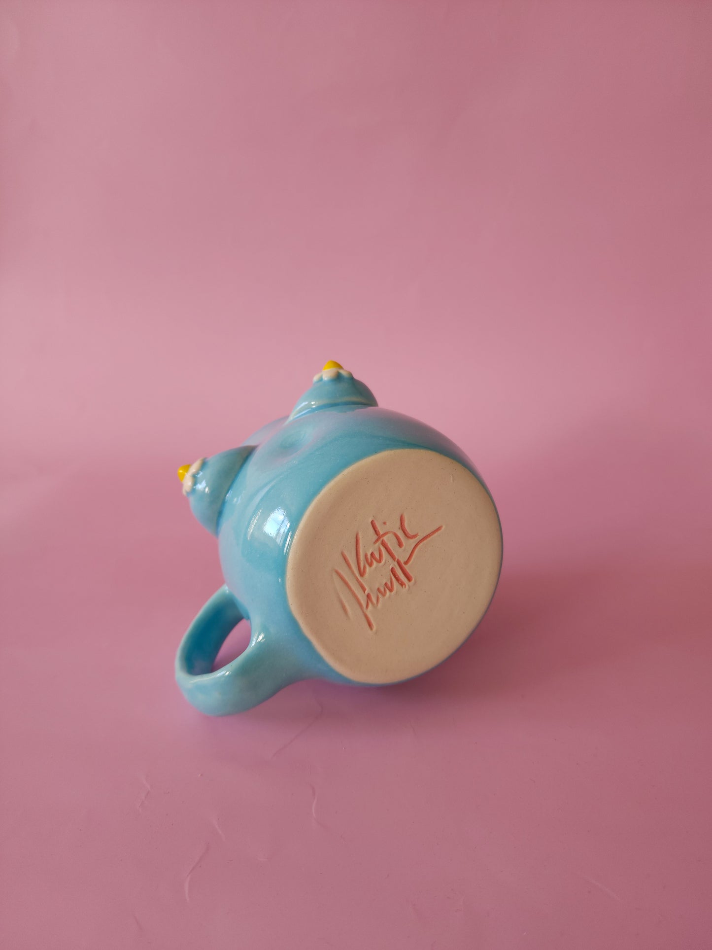 Boob mug - blue + daisies