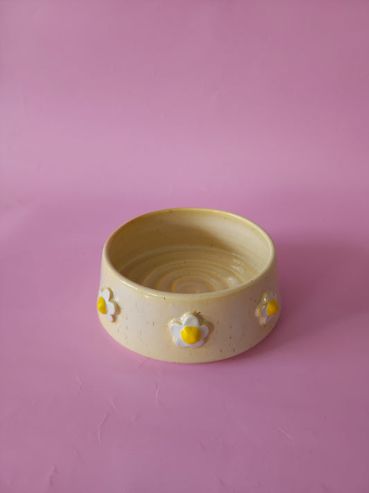 Speckled daisy dog bowl