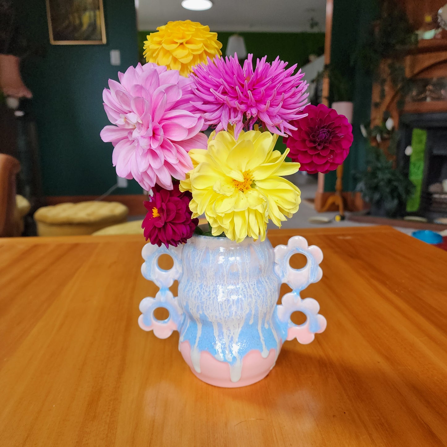 Gooey flower power vase