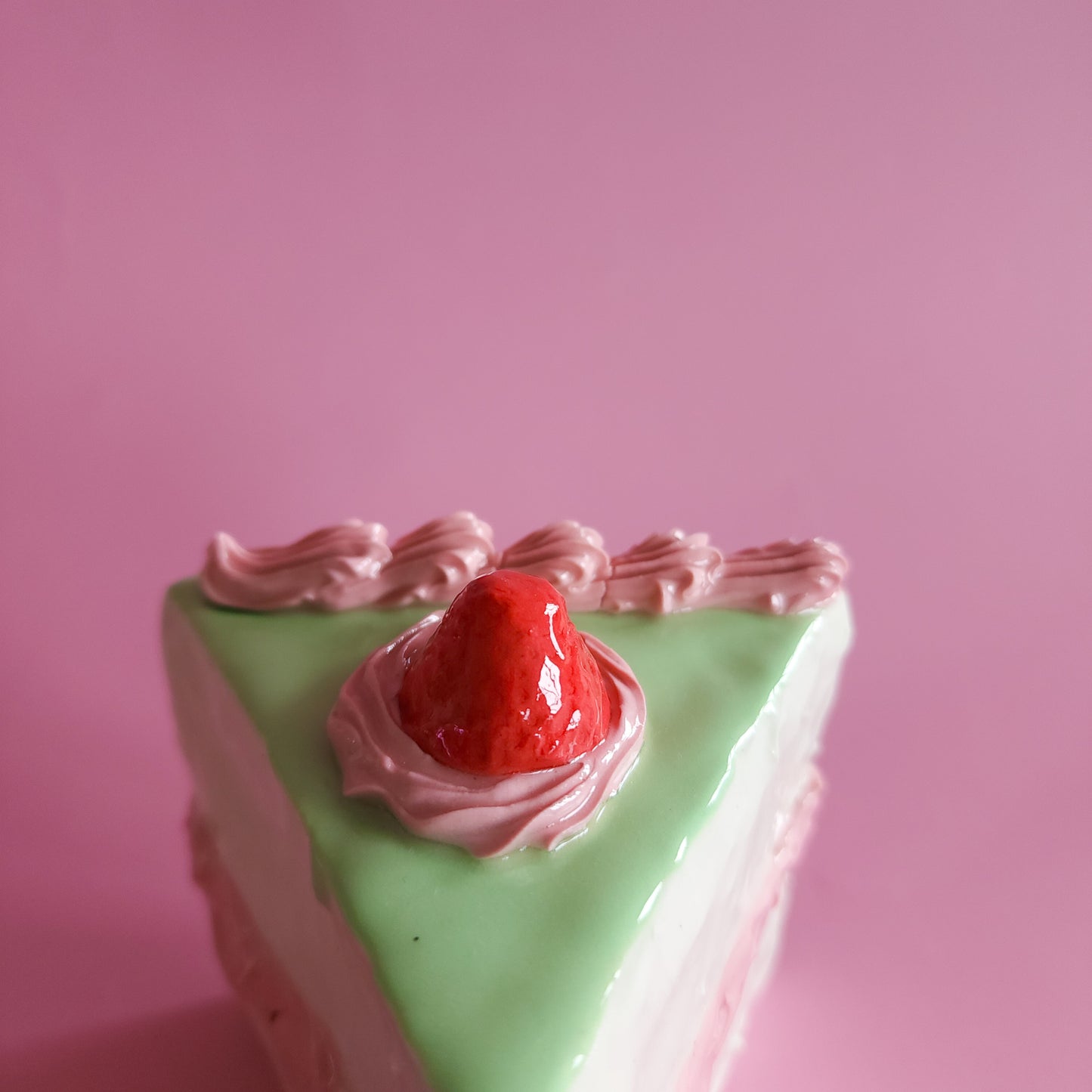 Cake slice sculpture - Matcha and strawberry buttercream icing