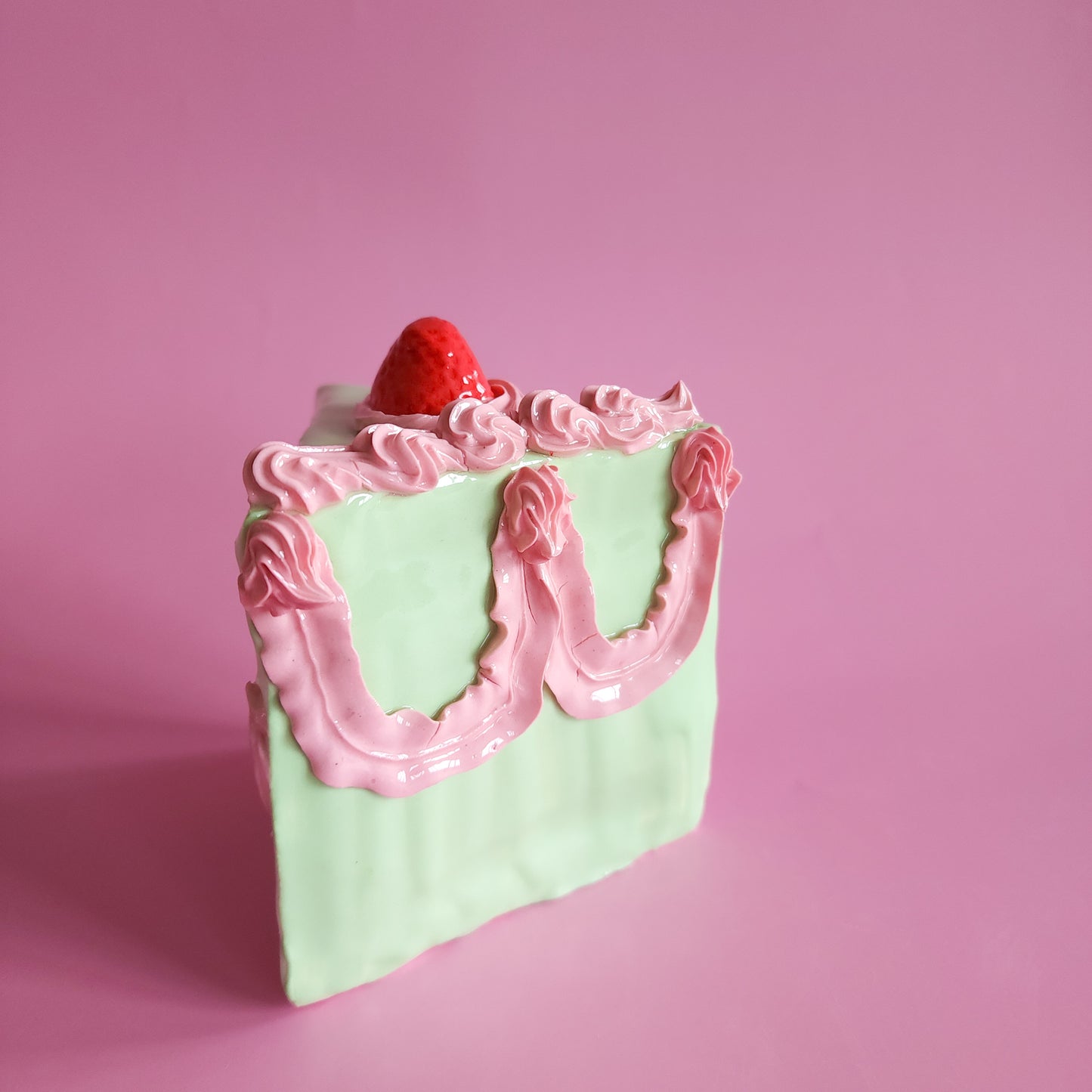 Cake slice sculpture - Matcha and strawberry buttercream icing