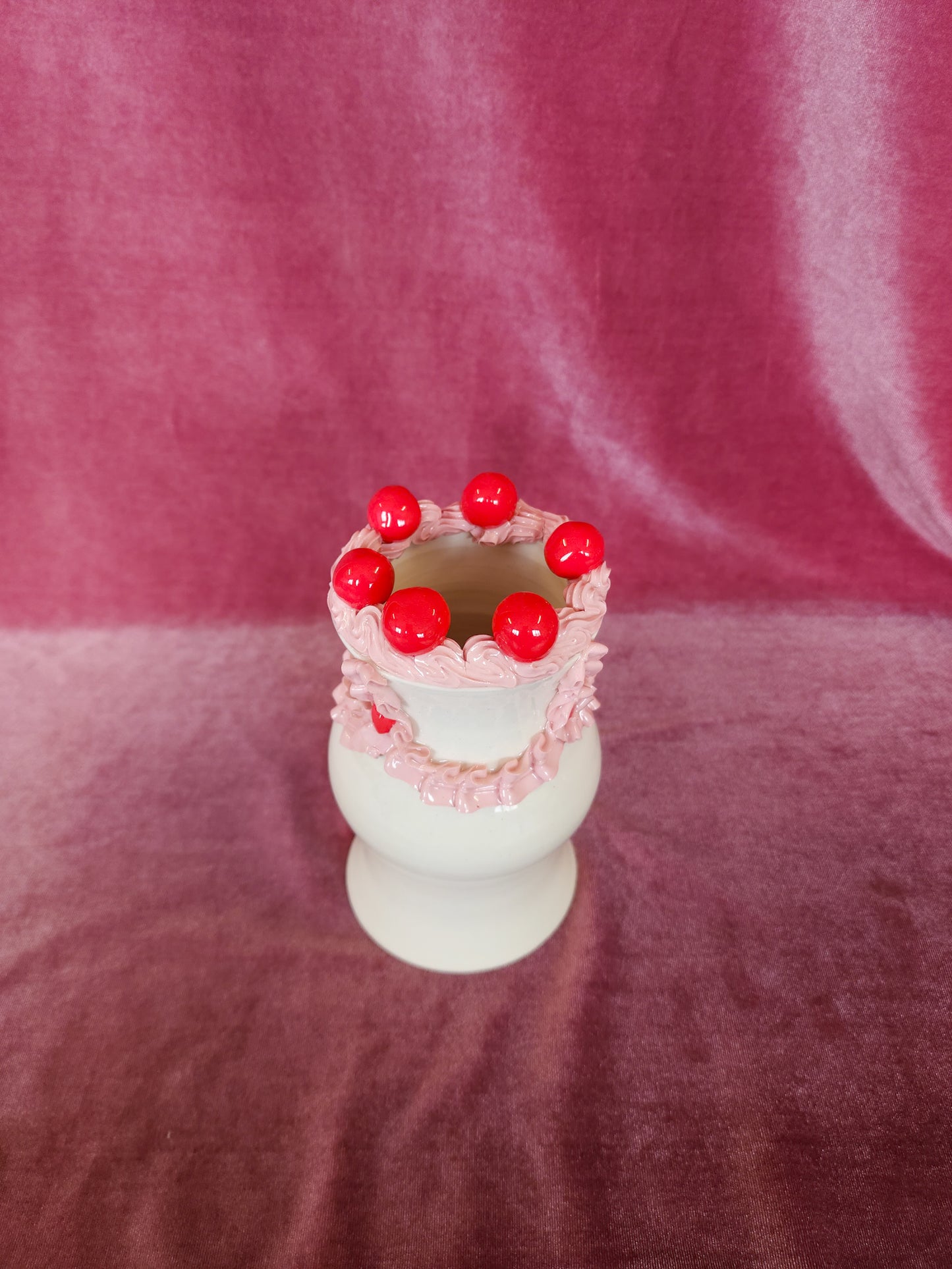 Cake vase - cutie pie