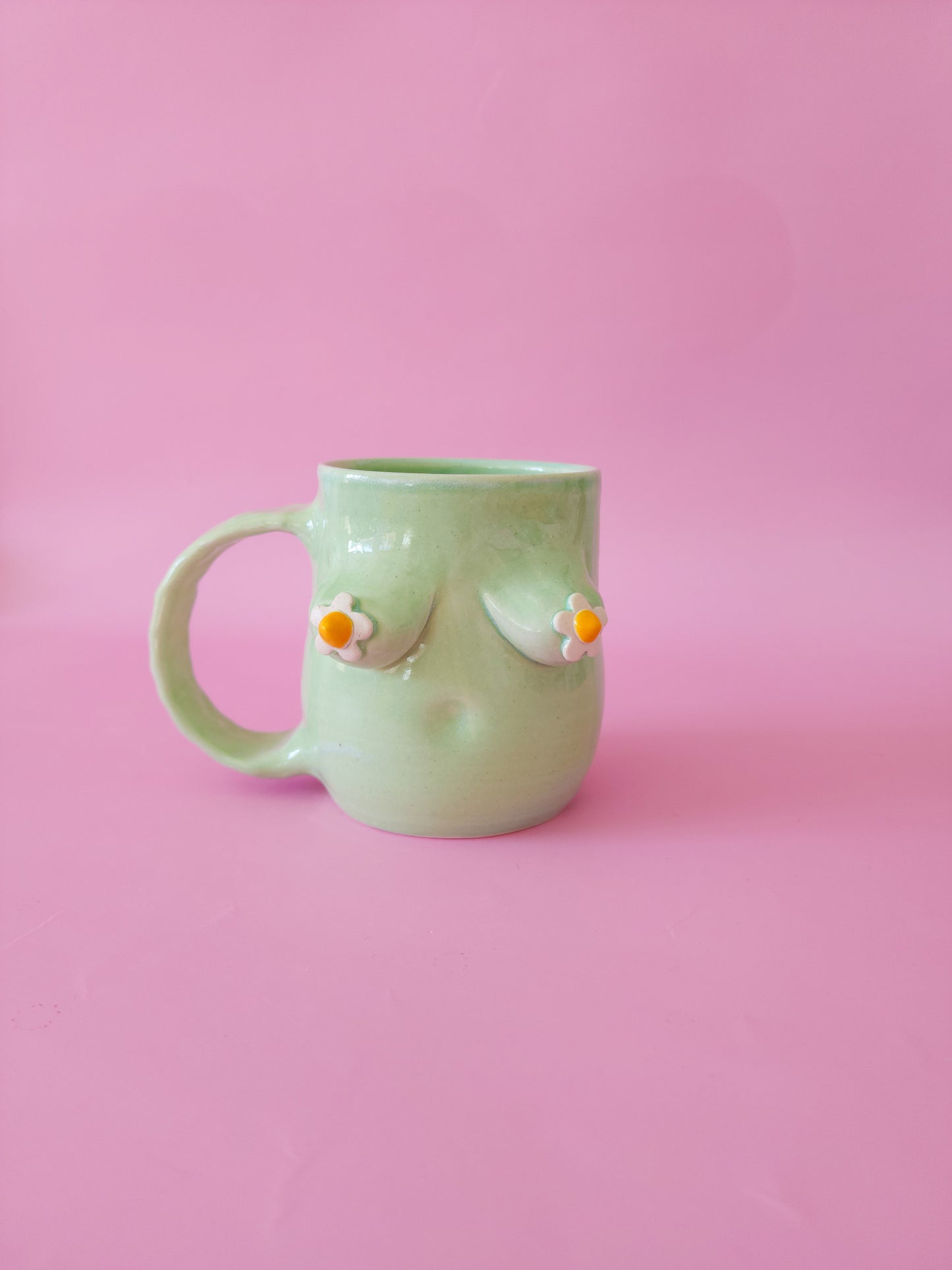 Boob mug - mint green + daisies