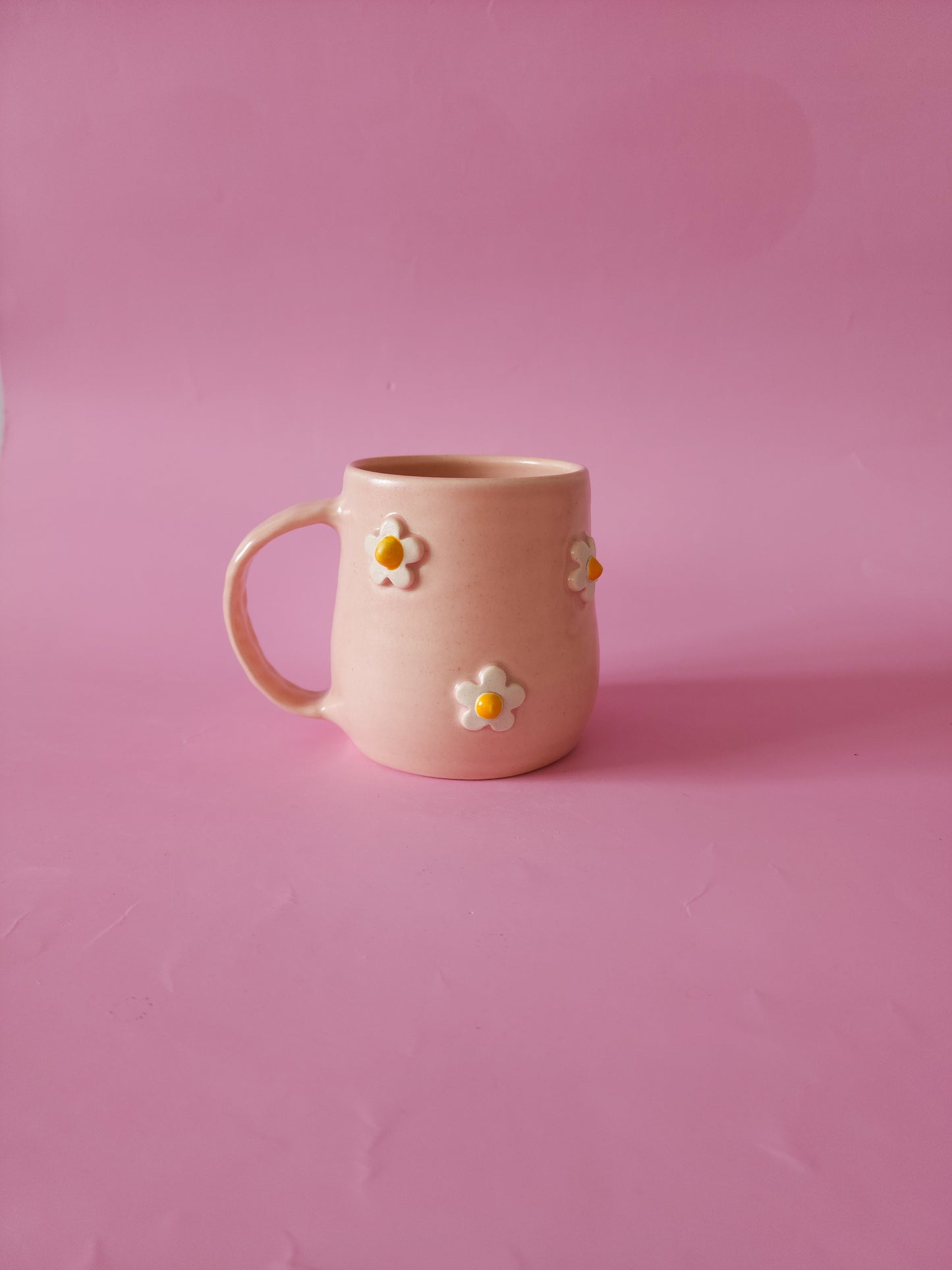 Pink daisy mug