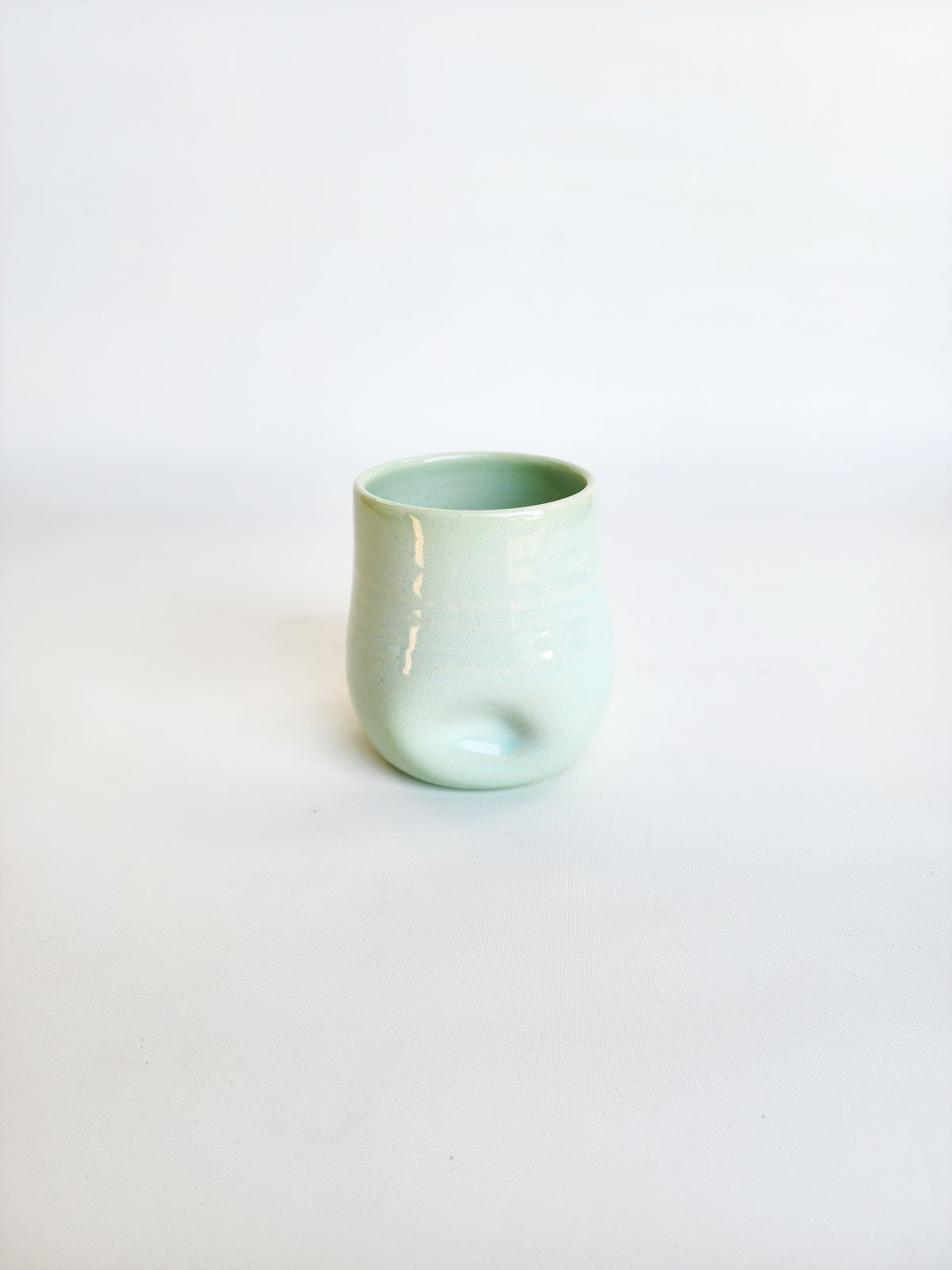 Light green daisy tumbler