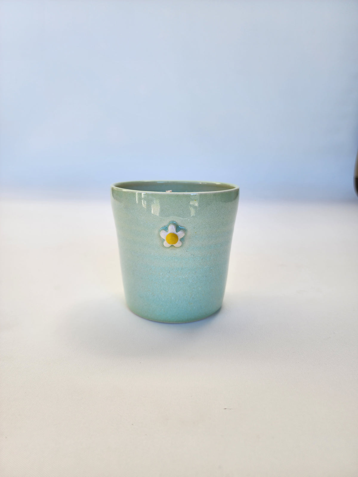 Daisy tumbler with beeswax candle
