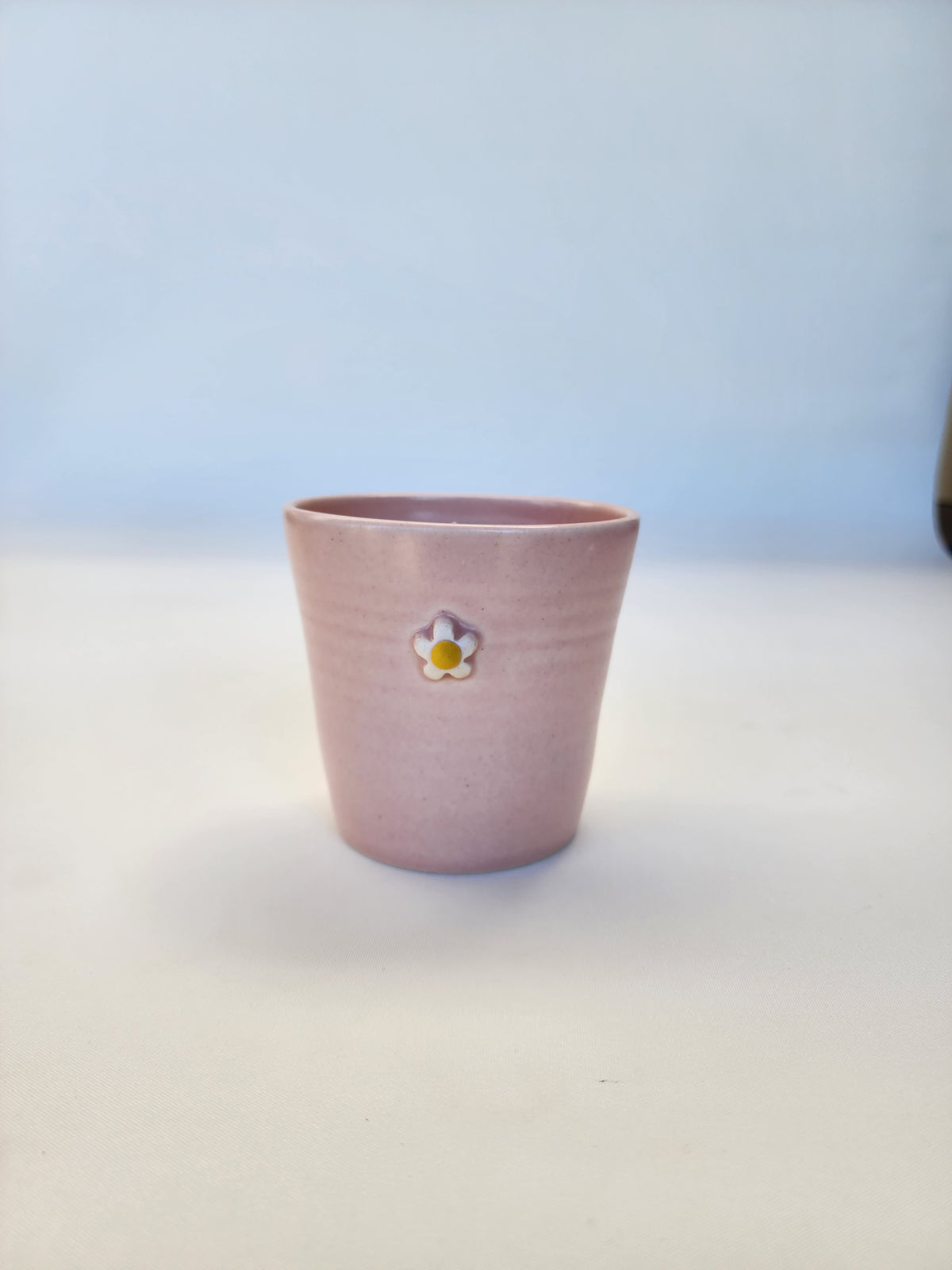 Daisy tumbler with beeswax candle