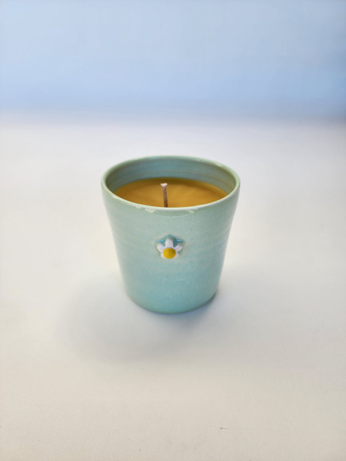 Daisy tumbler with beeswax candle