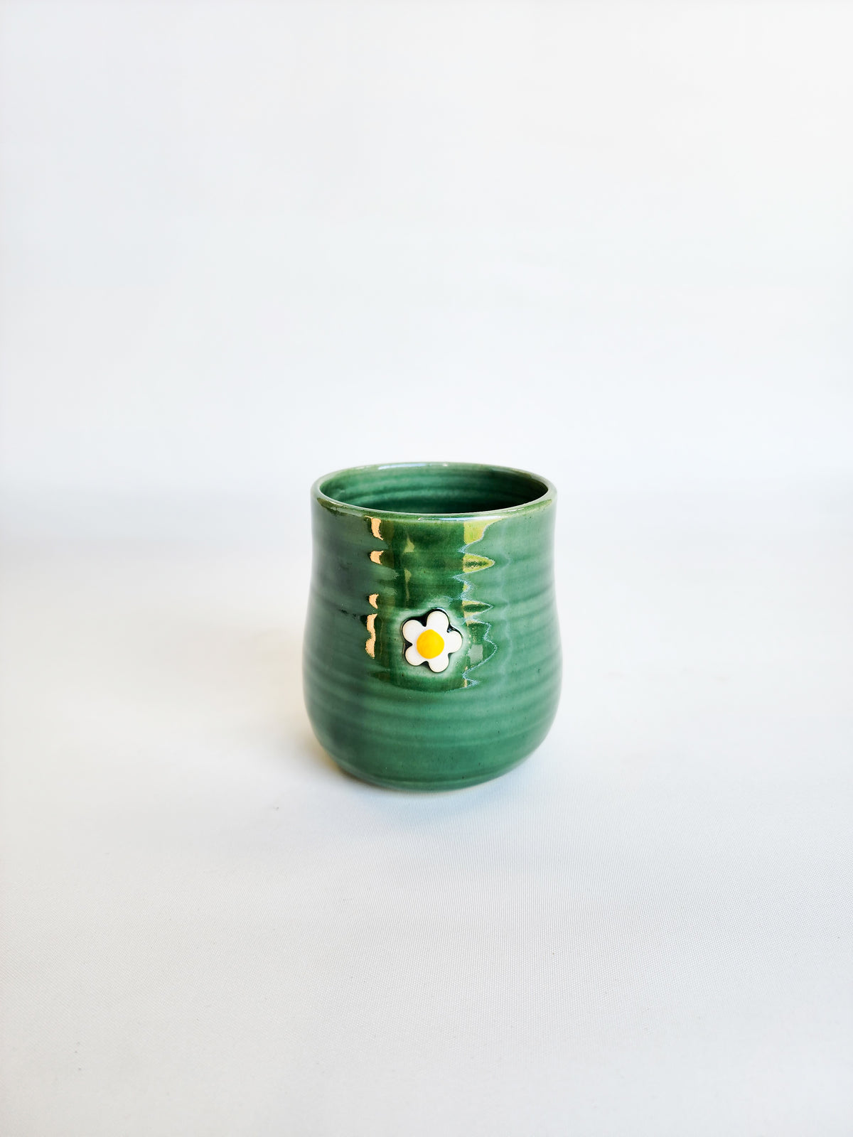 Dark green daisy tumbler