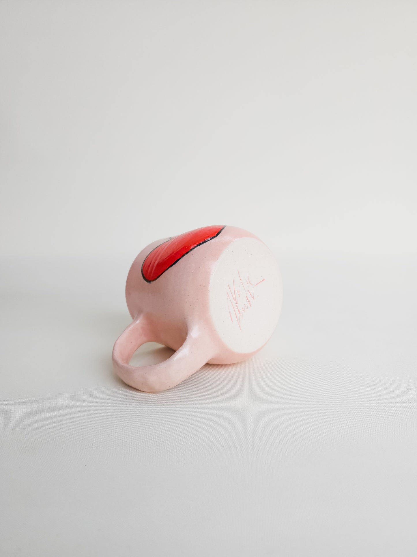 Love heart mug pink