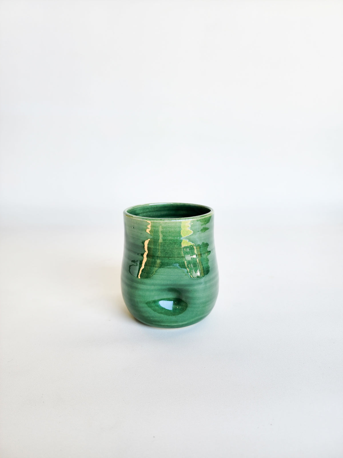 Dark green daisy tumbler