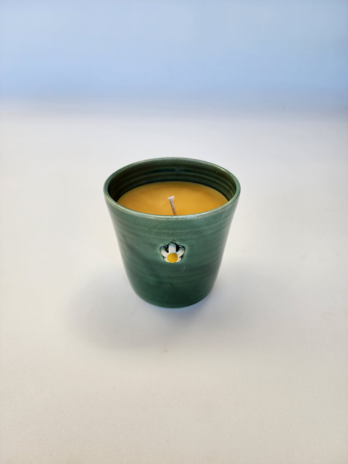 Daisy tumbler with beeswax candle