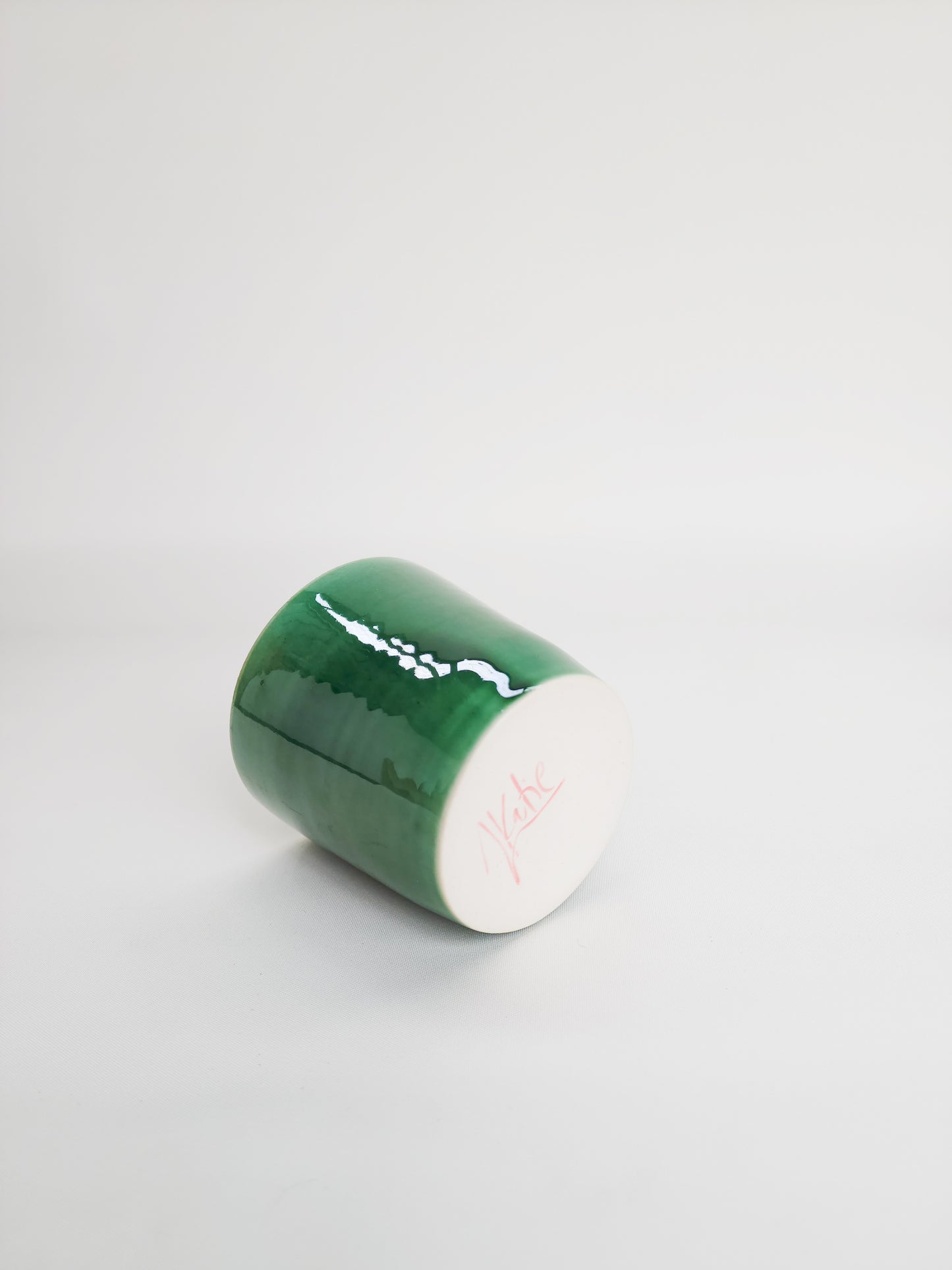 Glossy green tumbler