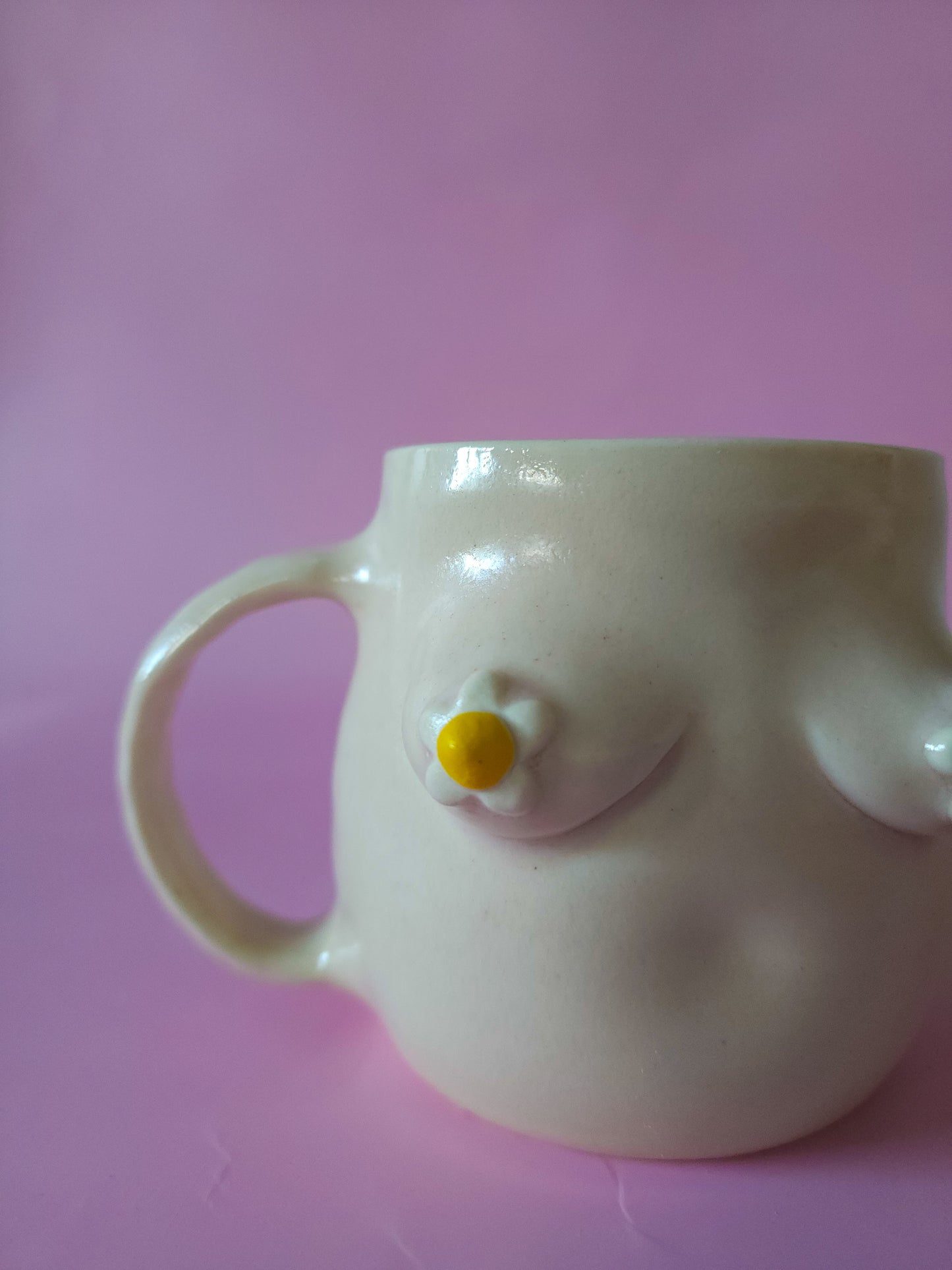 Boob mug - pink + daisies