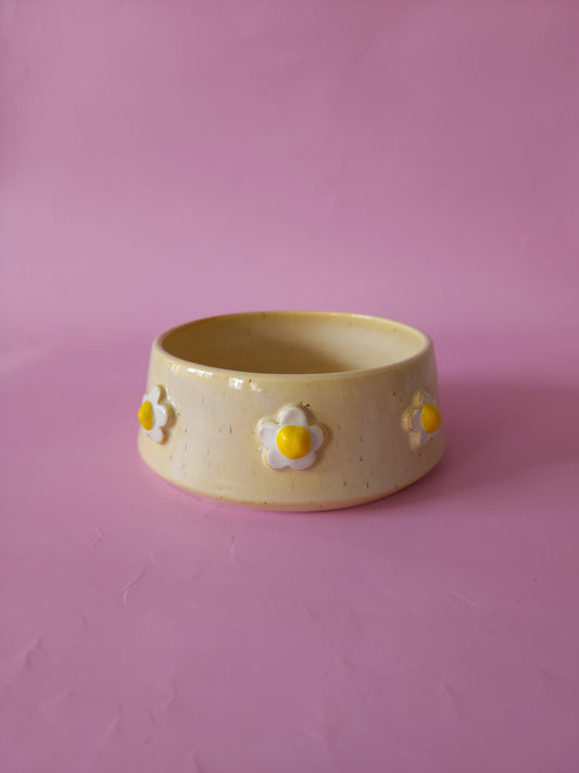 Speckled daisy dog bowl