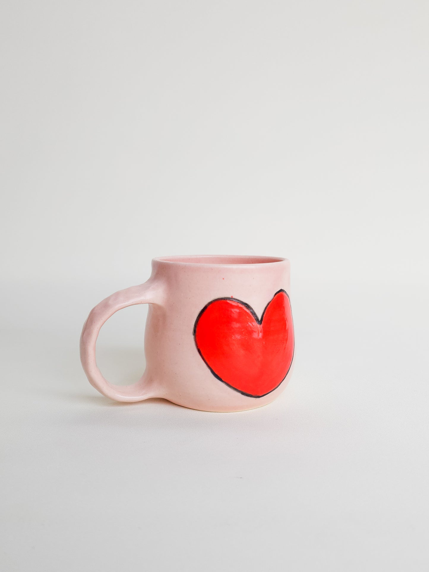 Love heart mug pink