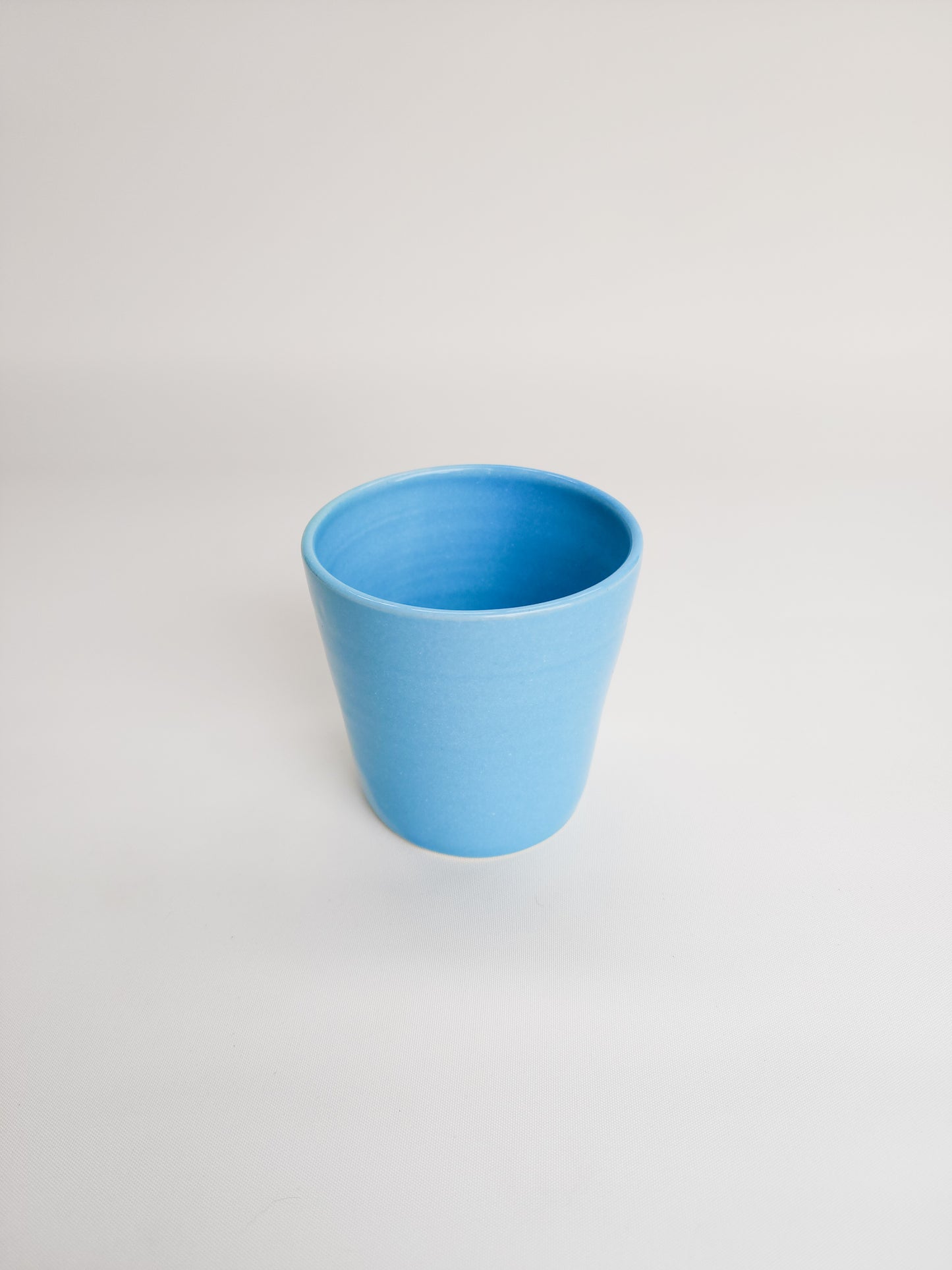 Glossy blue tumbler