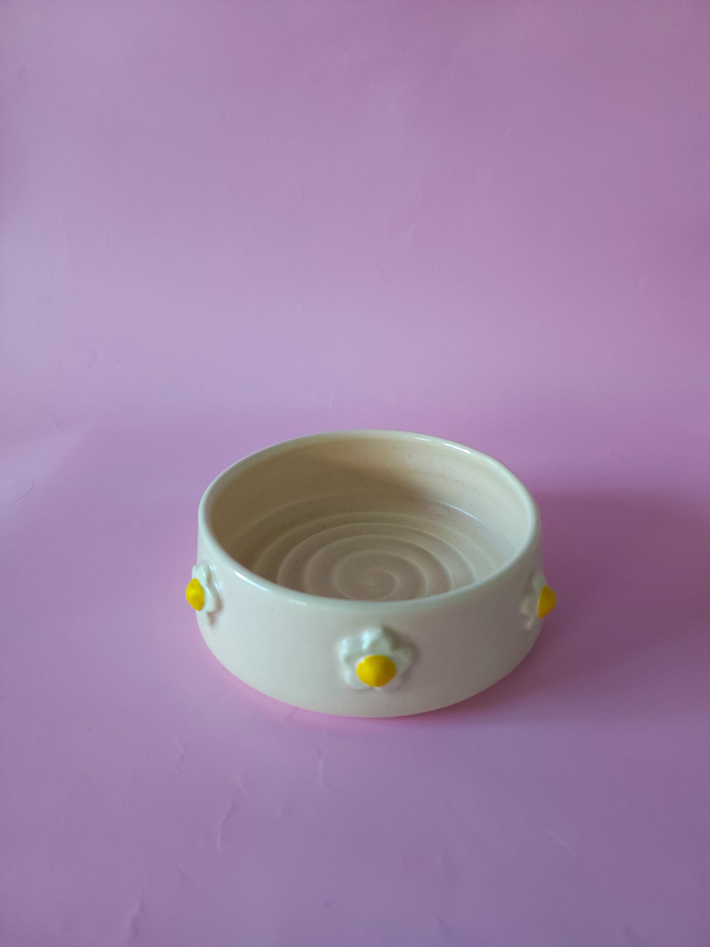 Pink daisy dog bowl