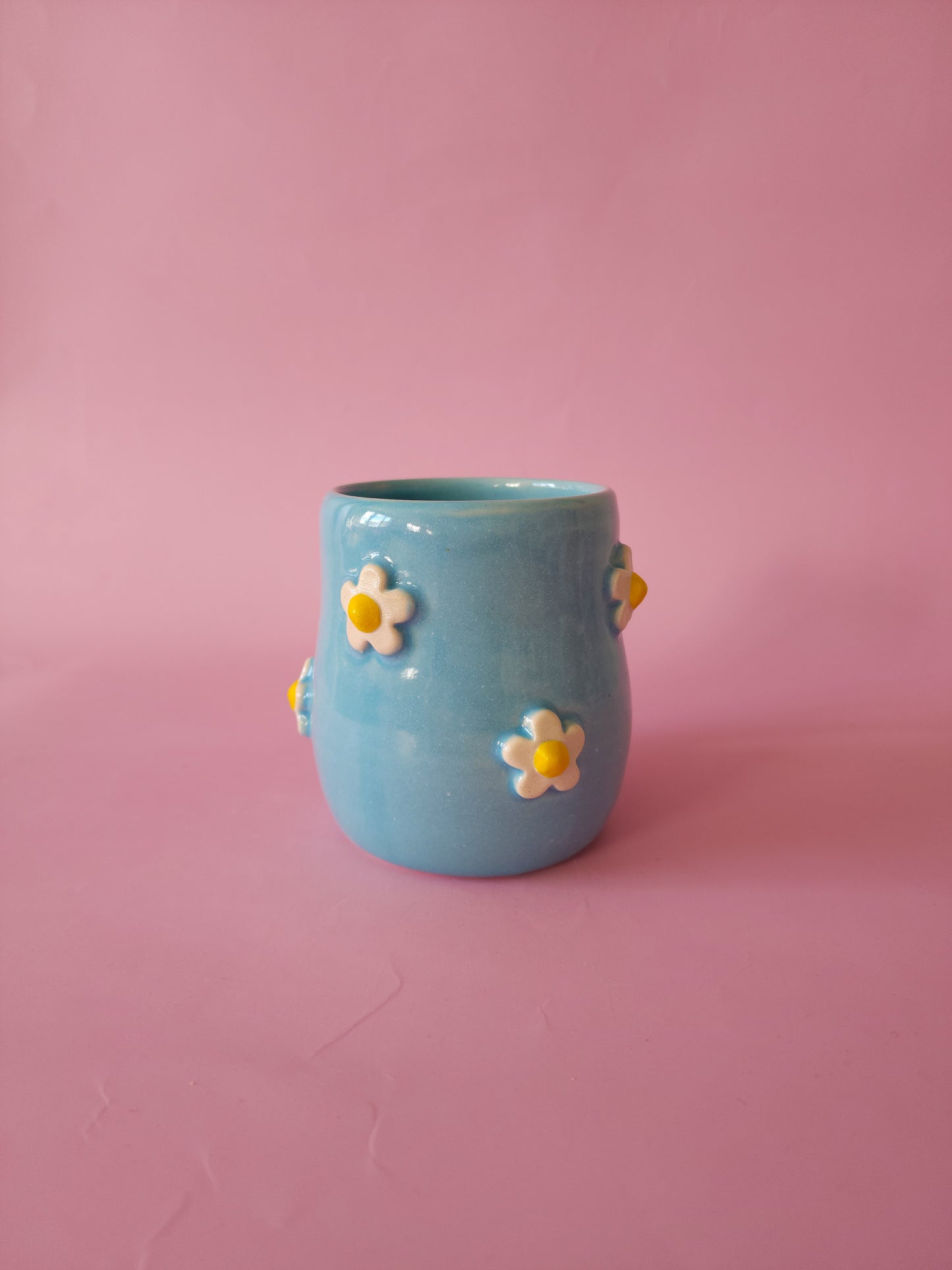 Blue daisy mug