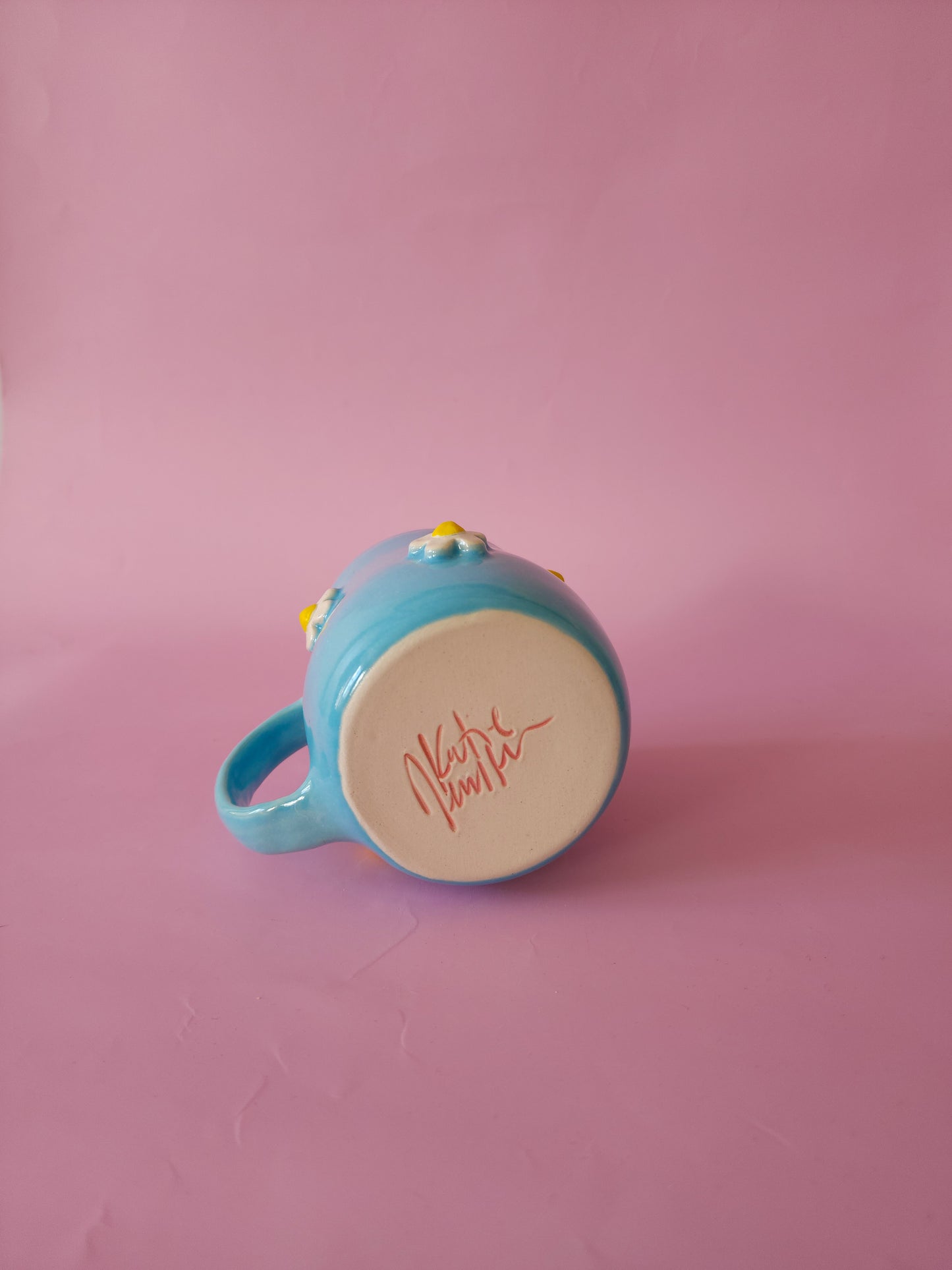 Blue daisy mug