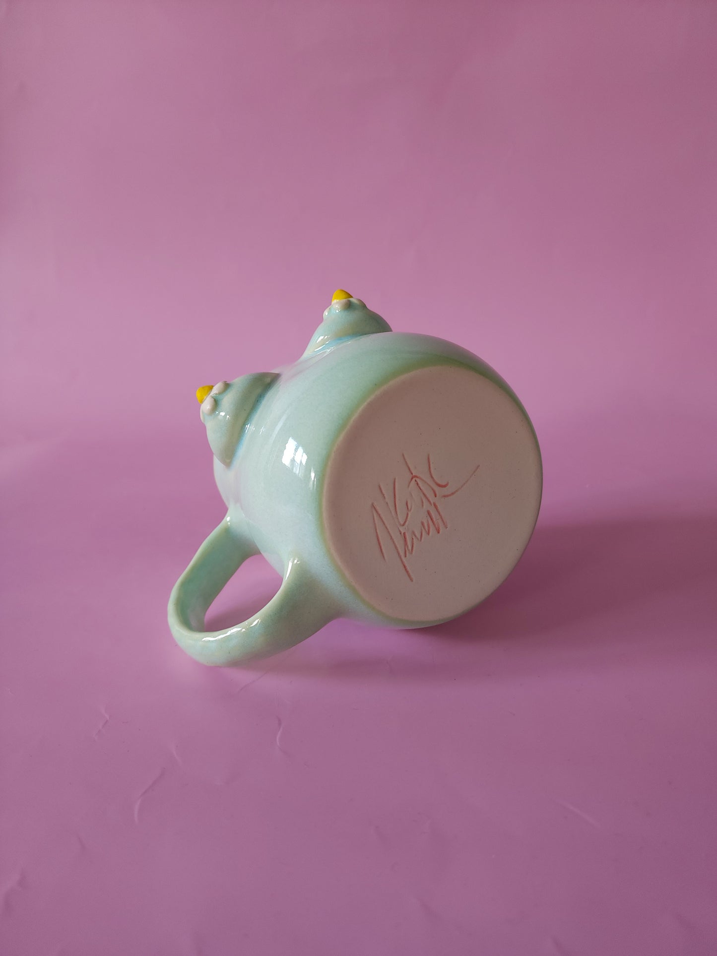 Boob mug - mint green + daisies