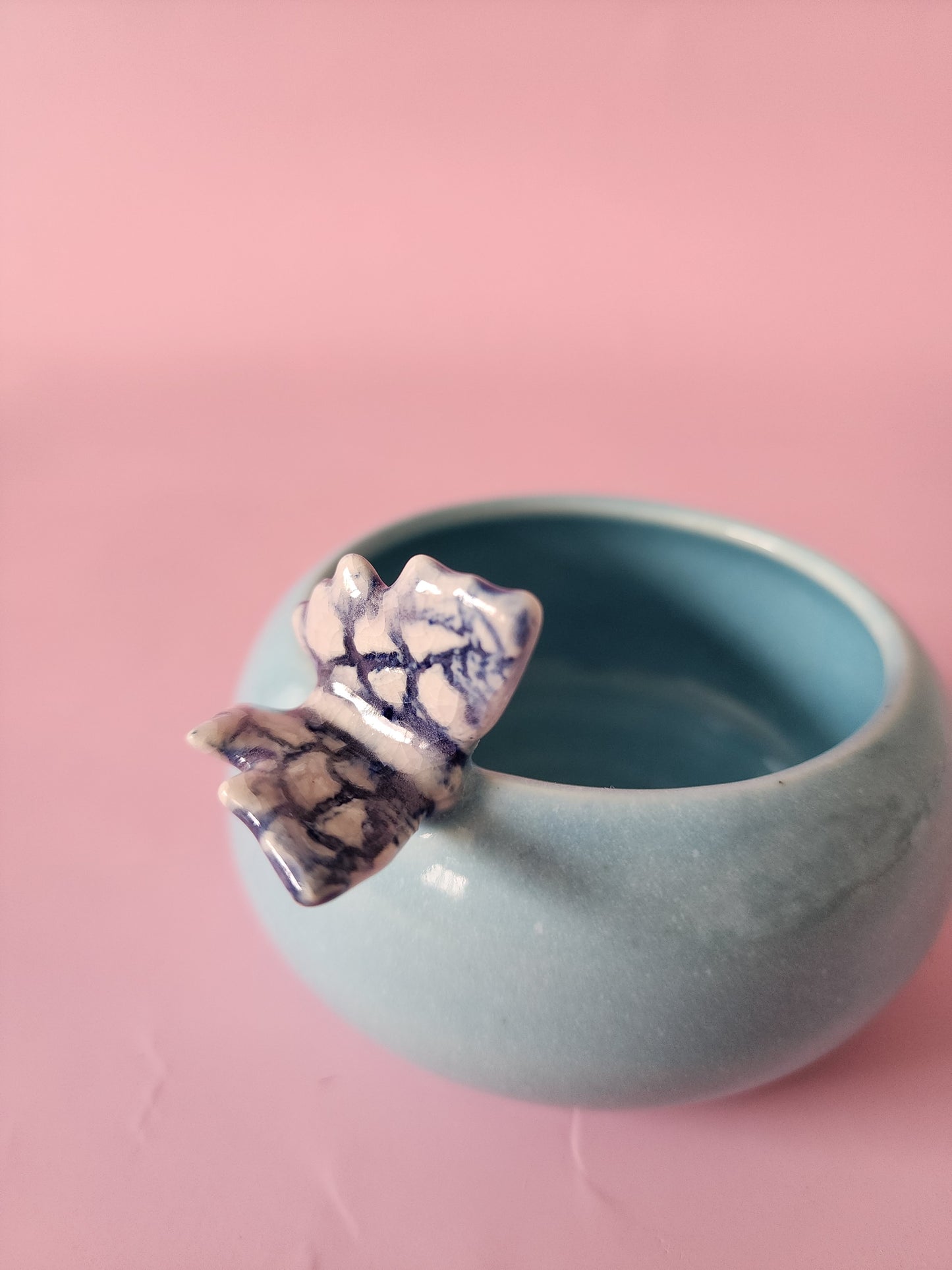 Butterfly bowl