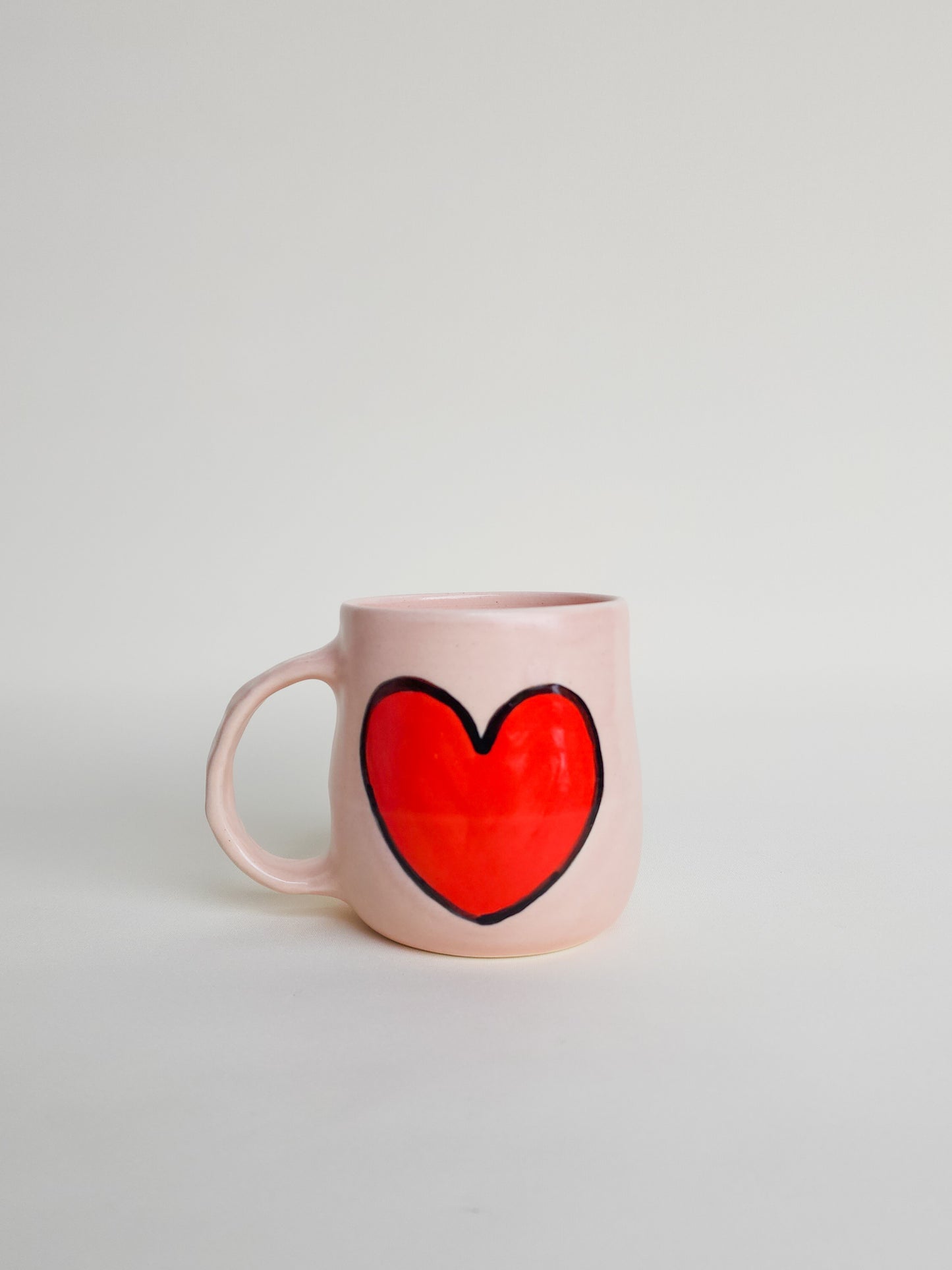 Love heart mug pink