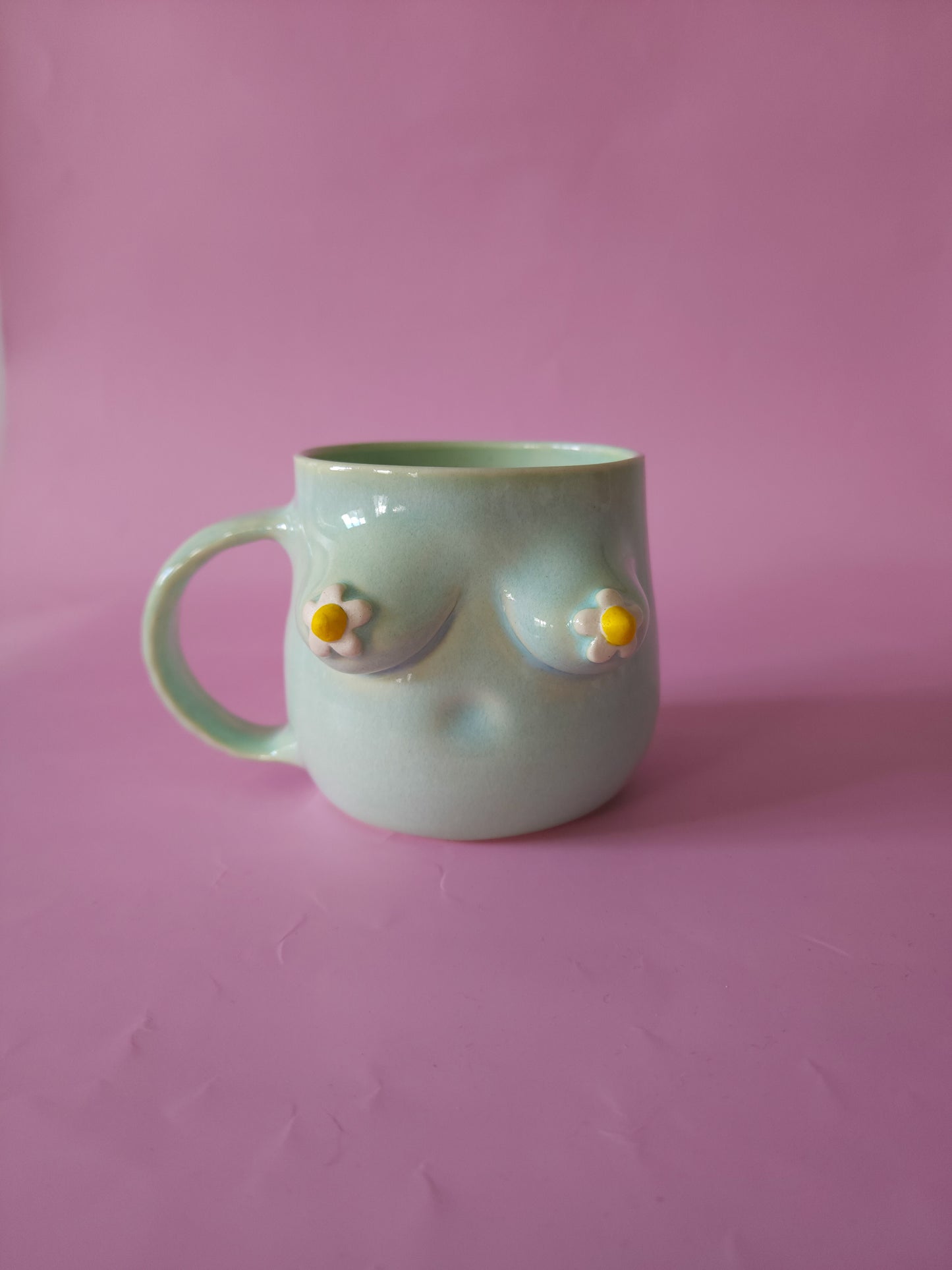 Boob mug - mint green + daisies