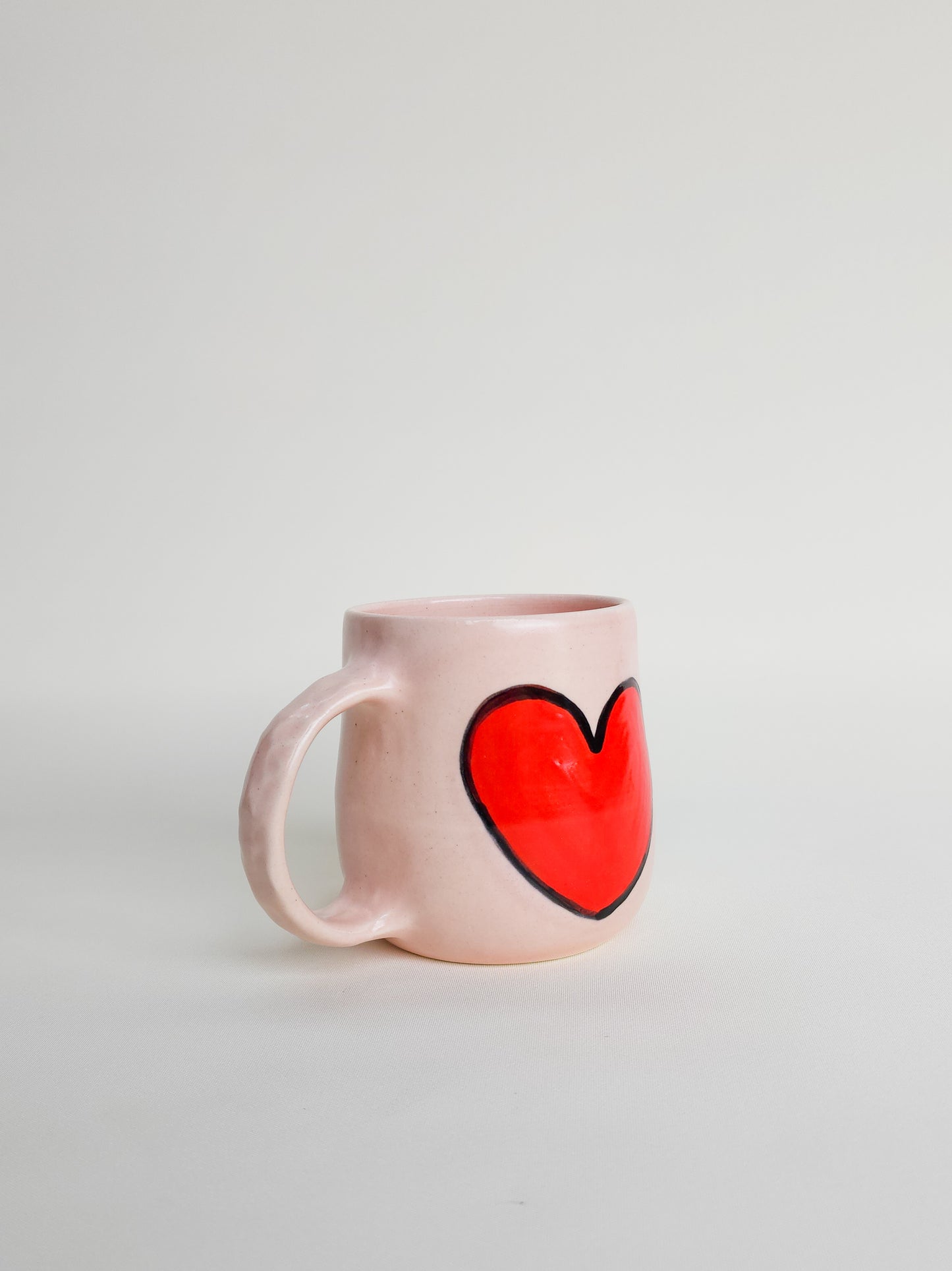 Love heart mug pink