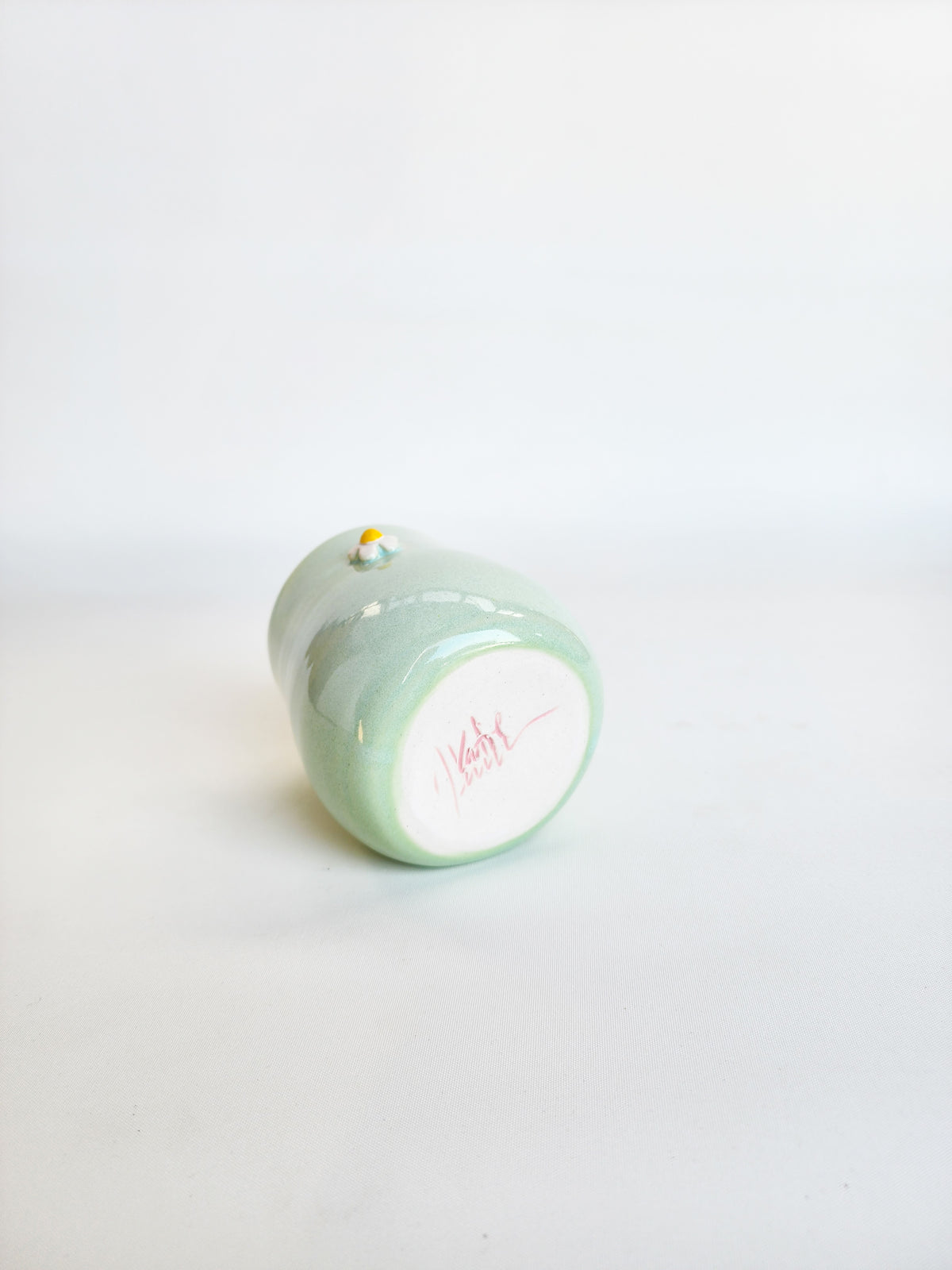 Light green daisy tumbler