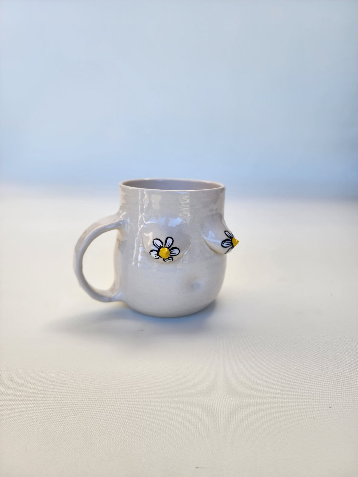 Boob mug - daisies