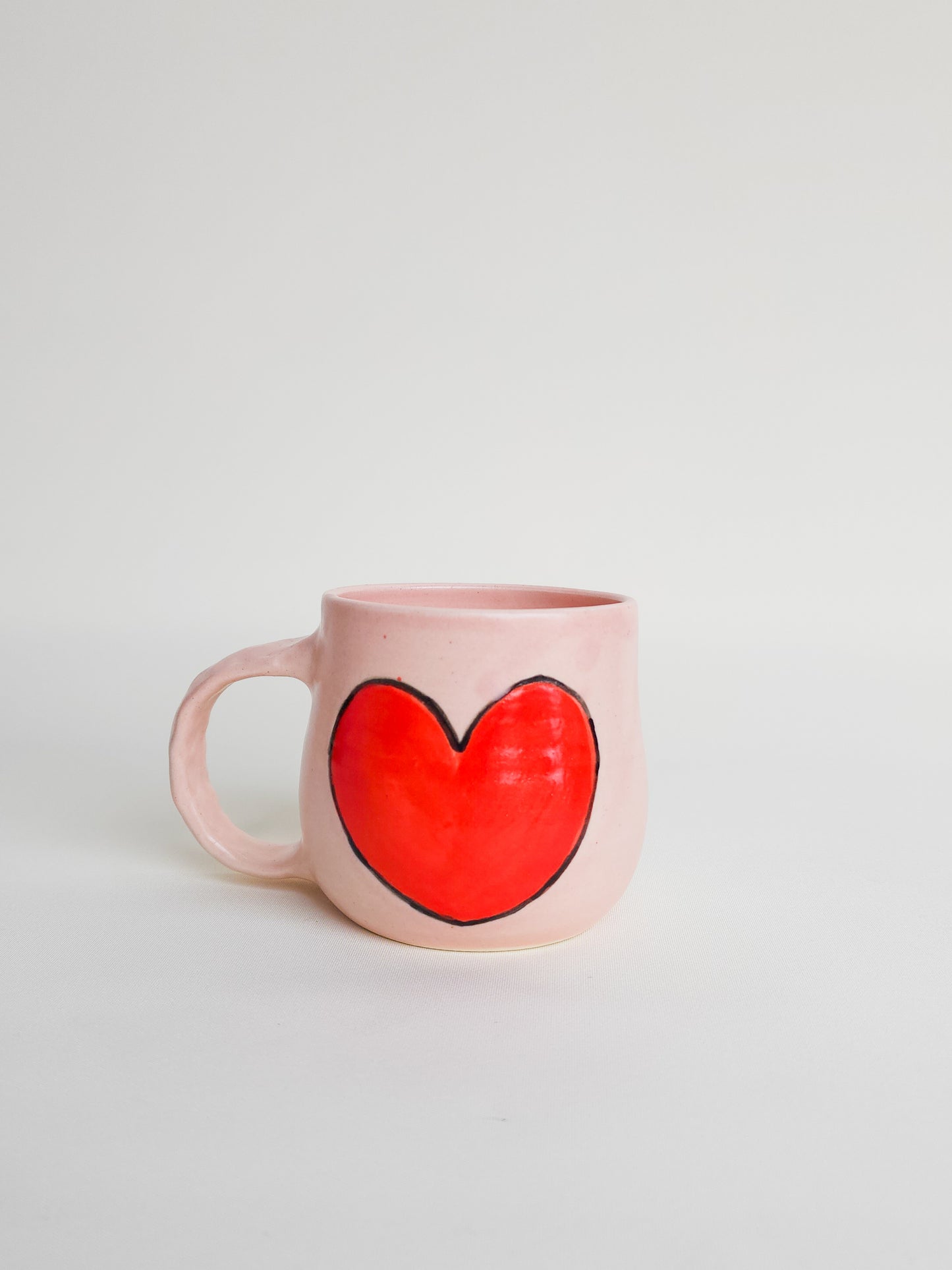 Love heart mug pink