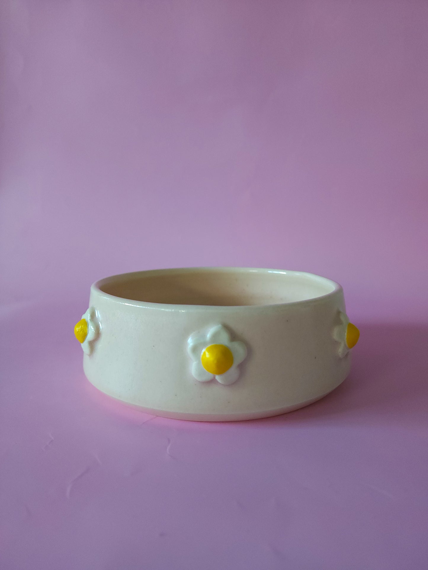 Pink daisy dog bowl